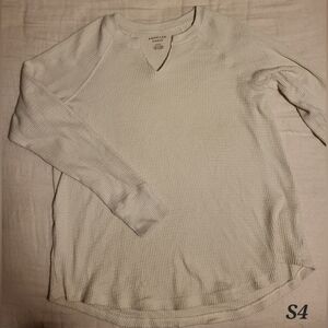 American Eagle Medium Cream Sweater